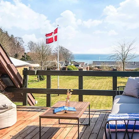 8 Person In Bjert-by Traum Feriehus