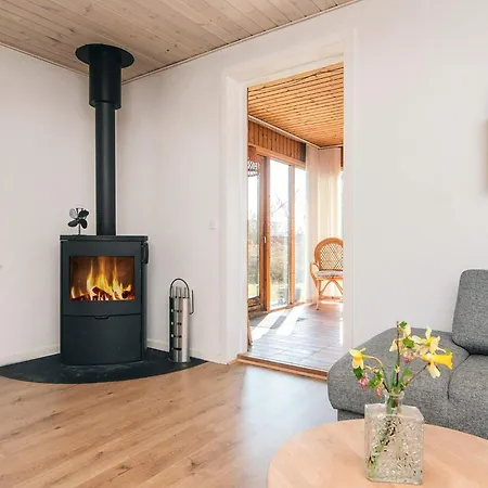 8 Person In Bjert-by Traum Feriehus *