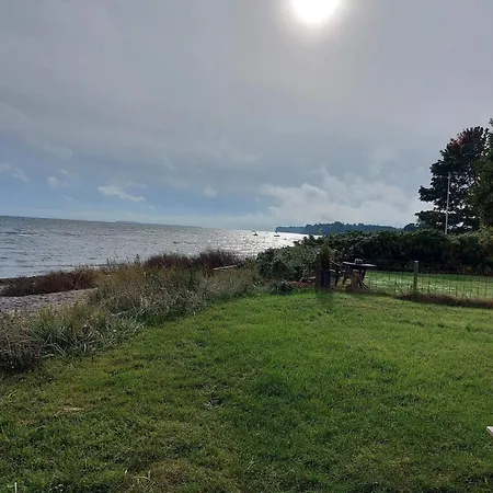 8 Person In Bjert-by Traum *